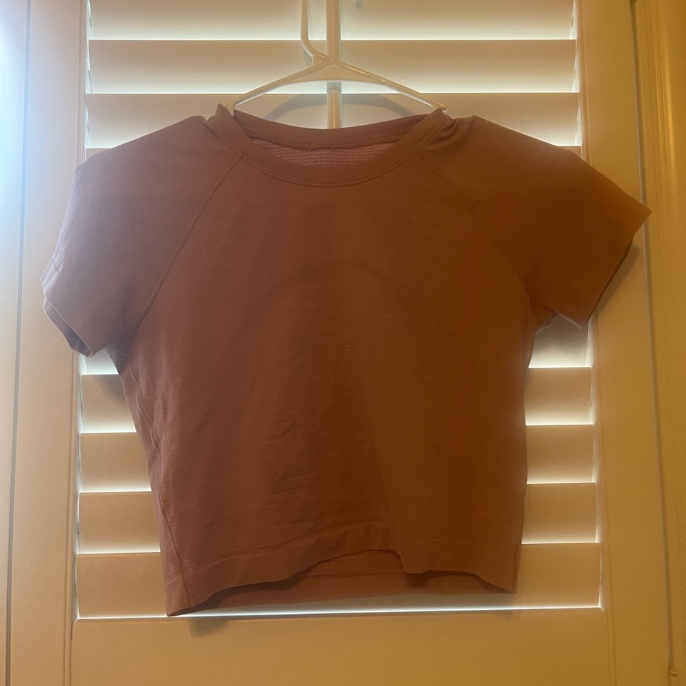 LULULEMON cropped swiftly tech mauve color size 4